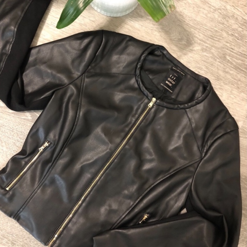 🖤ZARA TRF FAUX LEATHER ZIP UP JACKET🖤